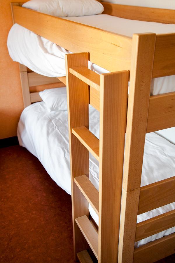 Logis Hotel Du Commerce Volvic Zewnętrze zdjęcie